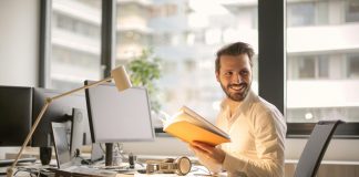 pracownik administracyjno-biurowy
