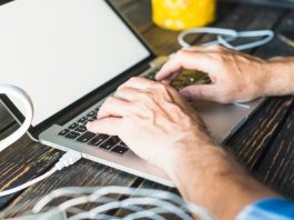 Jak stworzyć stronę internetową? Czy warto to robić samodzielnie?